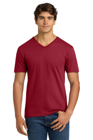 Gildan 64V00 Softstyle V-Neck T-Shirt in Cherry Red
