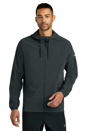 Nike NKFQ4761 Pro Hooded Jacket in Anthracite